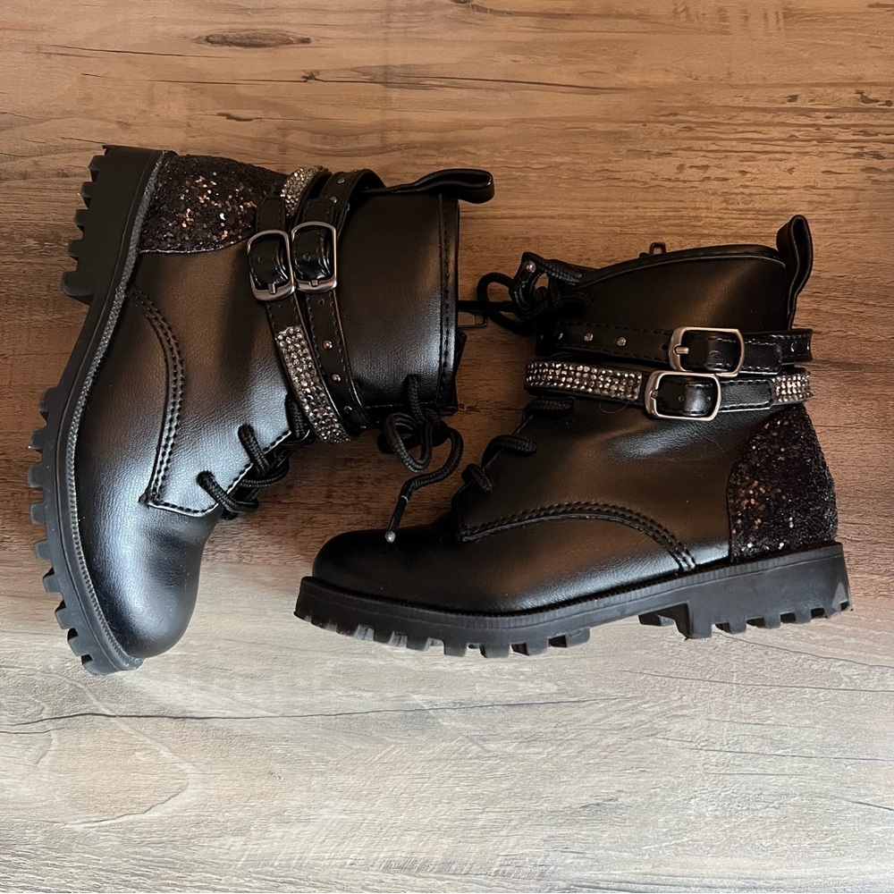 boots - Picture 3 of 7